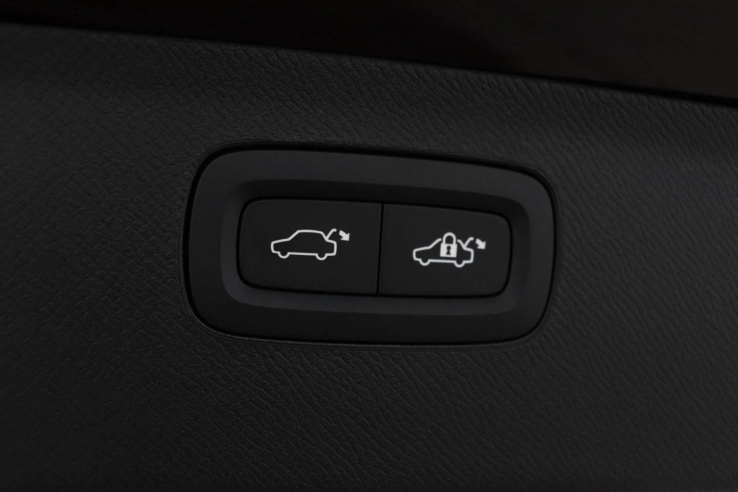 Volvo XC90 T8 Ultra Dark | Harman/Kardon | Trekhaak | Panoramadak | 360° Camera | Head-Up | Pilot Assist | 21 Inch