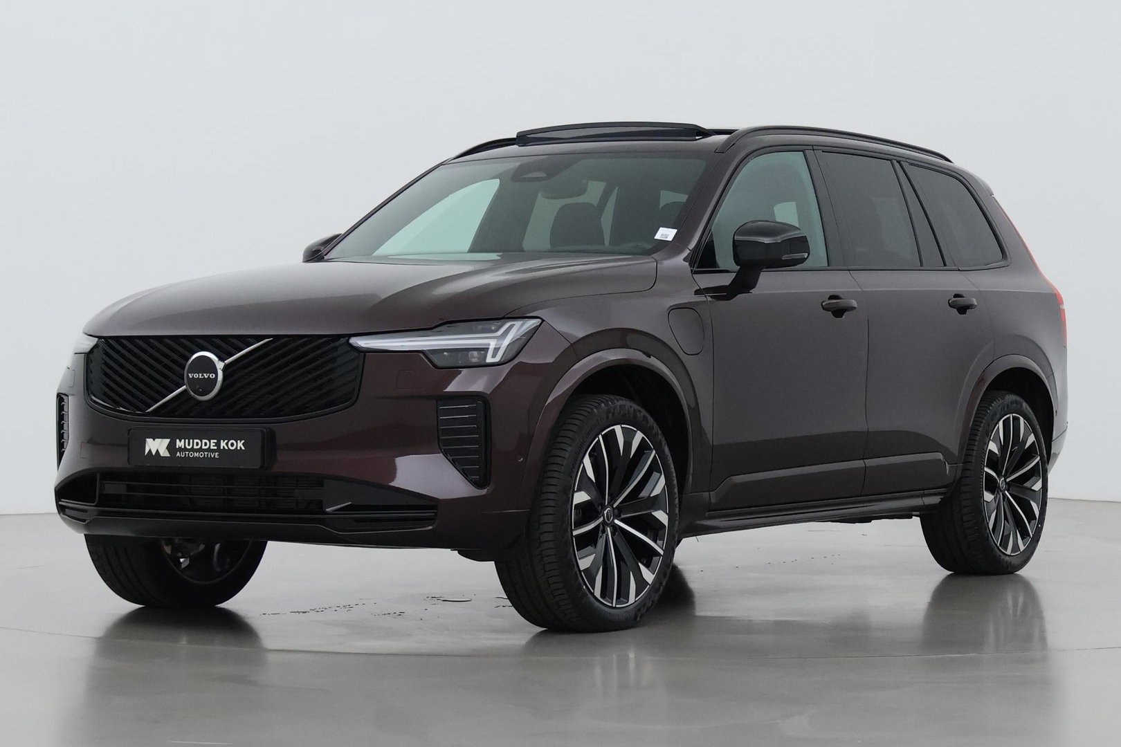 Volvo XC90 T8 Ultra Dark | Harman/Kardon | Trekhaak | Panoramadak | 360° Camera | Head-Up | Pilot Assist | 21 Inch
