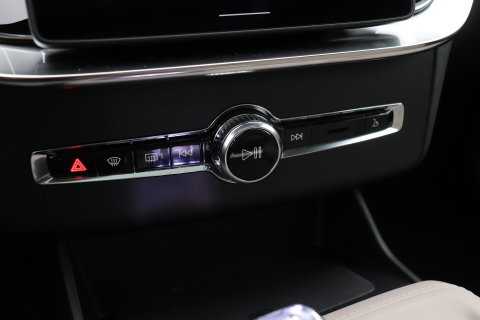 Volvo XC90 T8 Ultra Dark | Harman/Kardon | Trekhaak | Panoramadak | 360° Camera | Head-Up | Pilot Assist | ACC