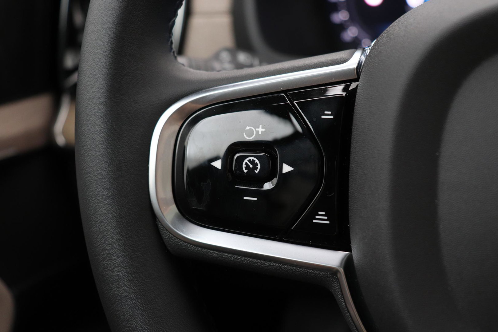 Volvo XC90 T8 Ultra Dark | Harman/Kardon | Trekhaak | Panoramadak | 360° Camera | Head-Up | Pilot Assist | ACC