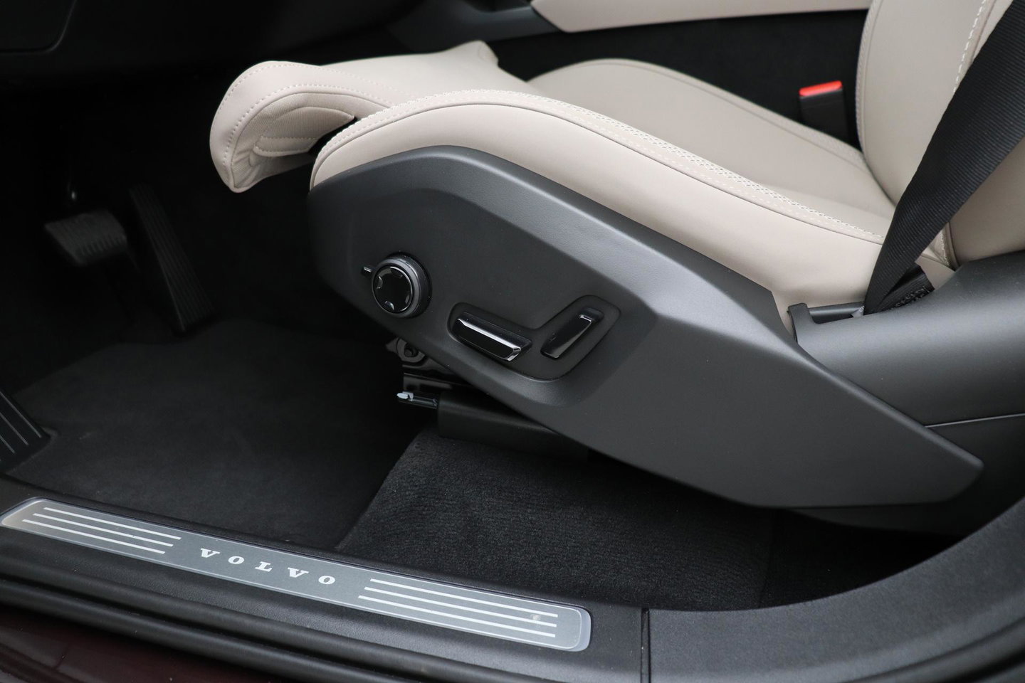 Volvo XC90 T8 Ultra Dark | Harman/Kardon | Trekhaak | Panoramadak | 360° Camera | Head-Up | Pilot Assist | ACC