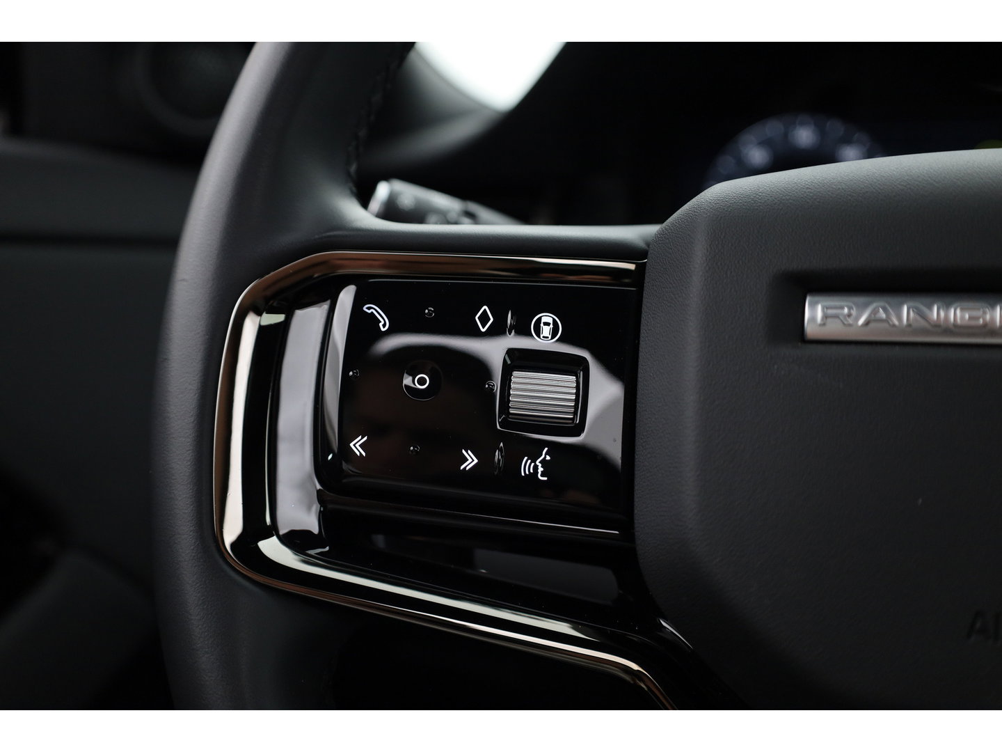 Land Rover Range Rover Evoque 1.5 P300e PHEV AWD S | Rijklaar! | Pano | SOH 94% | Camera | Leder | Adapt. Cruise | Elek. Stoelen | Apple CarPlay