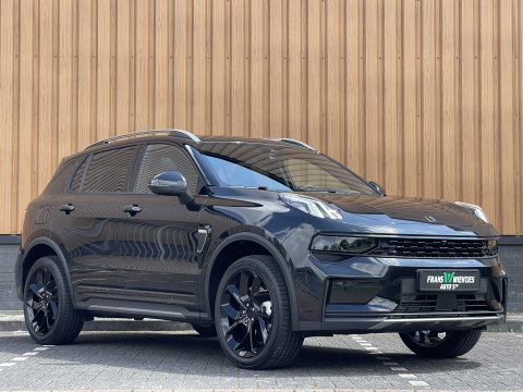 Lynk & Co 01 1.5 | Black Pakket Optioneel | Zwarte Hemel | Panoramadak | Adaptive Cruise Control | 360 Camera | Keyless | Elektrische Bestuurdersstoel + Geheugen | Parkeersensoren | Apple Ca