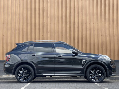 Lynk & Co 01 1.5 | Black Pakket Optioneel | Zwarte Hemel | Panoramadak | Adaptive Cruise Control | 360 Camera | Keyless | Elektrische Bestuurdersstoel + Geheugen | Parkeersensoren | Apple Ca