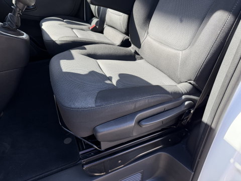 Renault Trafic 2.0 dCi 120pk T29 L2H1 Comfort / vaste prijs rijklaar € 19.950 ex btw / euro 6 / bpm vrij / lease vanaf € 336 / airco / cruise / navi / camera / lichtmetalen velgen / nieuwe koppeling !