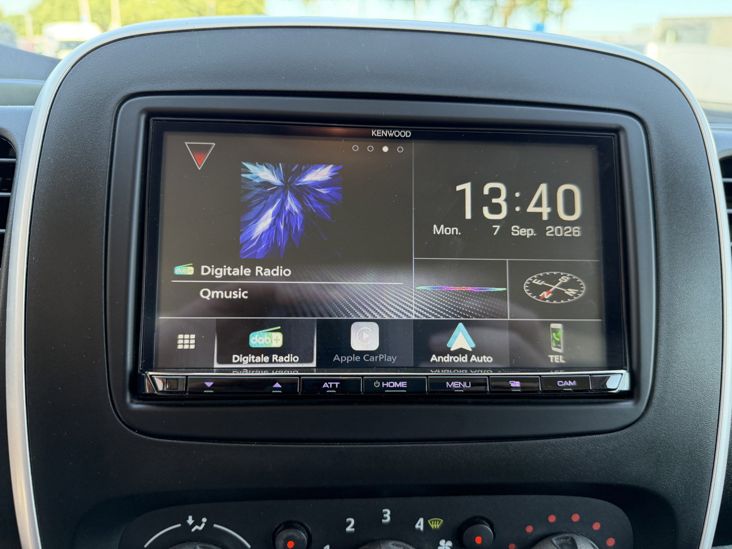 Renault Trafic 2.0 dCi 120pk T29 L2H1 Comfort / vaste prijs rijklaar € 19.950 ex btw / euro 6 / bpm vrij / lease vanaf € 336 / airco / cruise / navi / camera / lichtmetalen velgen / nieuwe koppeling !