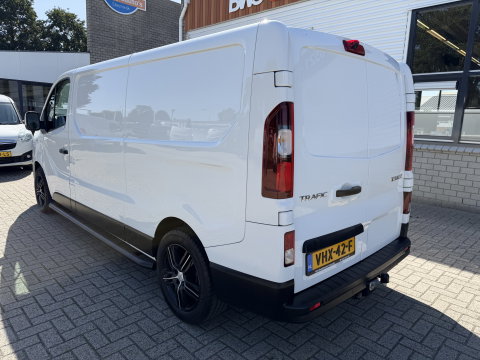 Renault Trafic 2.0 dCi 120pk T29 L2H1 Comfort / vaste prijs rijklaar € 19.950 ex btw / euro 6 / bpm vrij / lease vanaf € 336 / airco / cruise / navi / camera / lichtmetalen velgen / nieuwe koppeling !