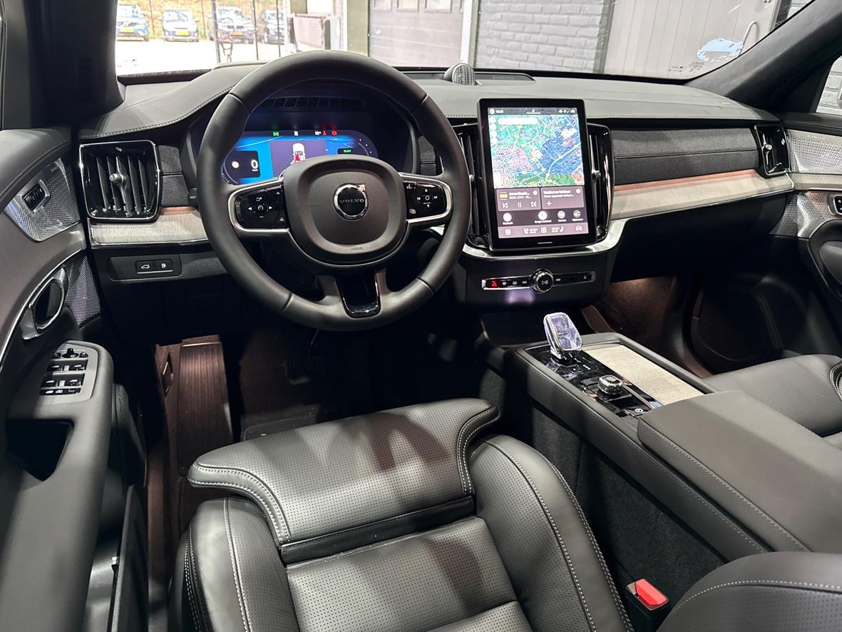 Volvo XC90 T8 Ultra Dark | Bowers&Wilkins | Luchtvering | Panoramadak | Trekhaak | 360° Camera | Massage | Head-Up | 22 Inch