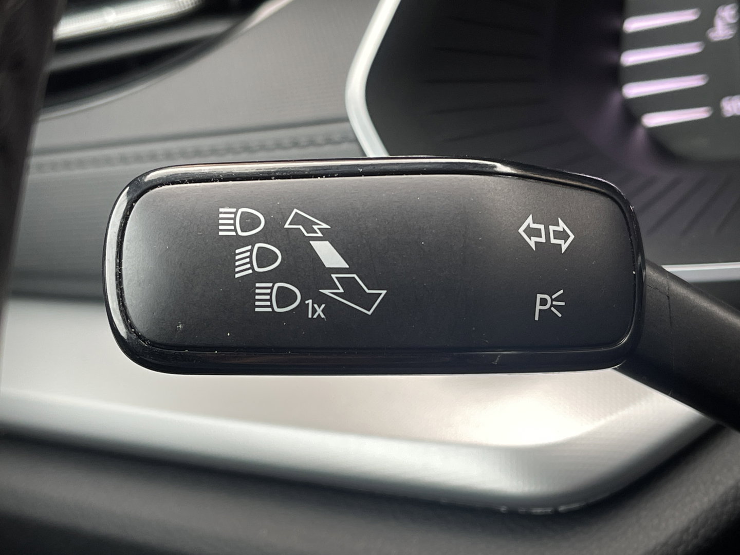 Škoda Octavia Combi 1.5 TSI Business Edition Plus | Elektrisch wegklapbare trekhaak | Keyless Go/Entry | Apple Carplay | Airco | Achteruitrijcamera | Stuurverwarming |