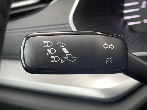 Škoda Octavia Combi 1.5 TSI Business Edition Plus | Elektrisch wegklapbare trekhaak | Keyless Go/Entry | Apple Carplay | Airco | Achteruitrijcamera | Stuurverwarming |