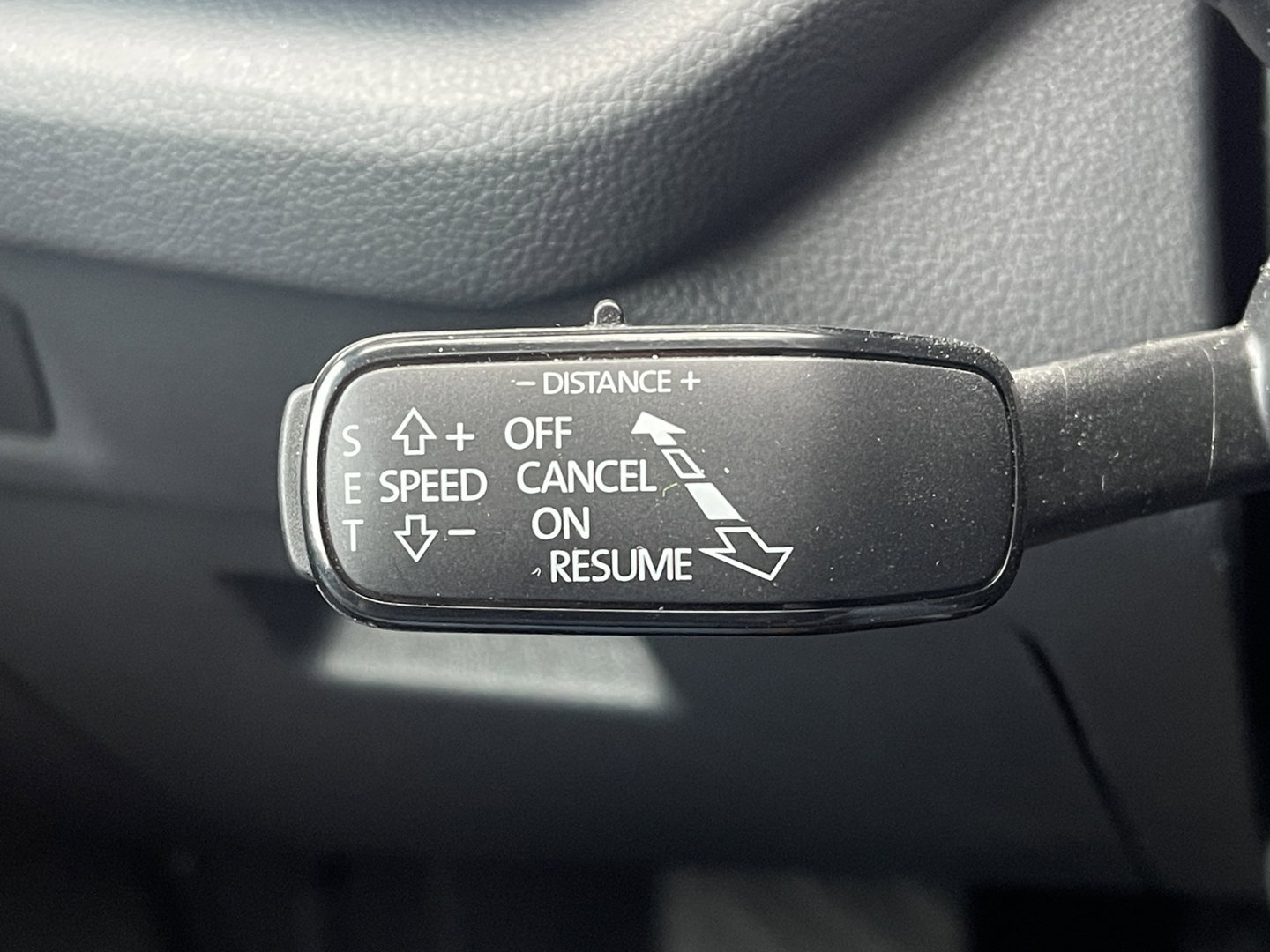 Škoda Octavia Combi 1.5 TSI Business Edition Plus | Elektrisch wegklapbare trekhaak | Keyless Go/Entry | Apple Carplay | Airco | Achteruitrijcamera | Stuurverwarming |