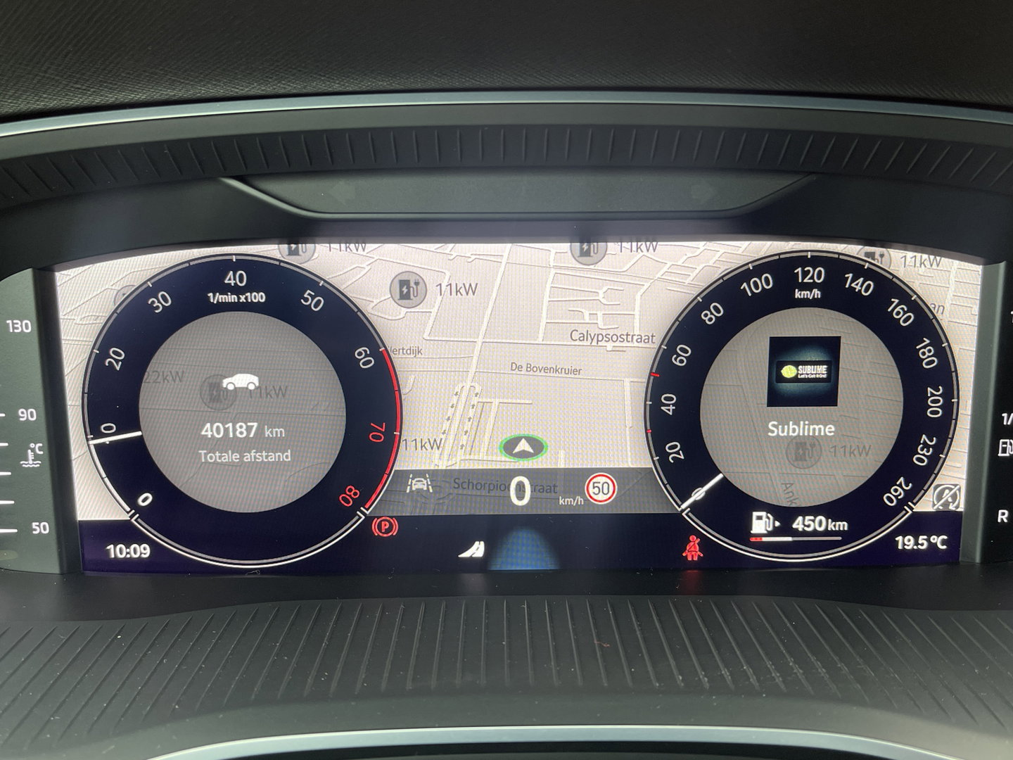 Škoda Octavia Combi 1.5 TSI Business Edition Plus | Elektrisch wegklapbare trekhaak | Keyless Go/Entry | Apple Carplay | Airco | Achteruitrijcamera | Stuurverwarming |