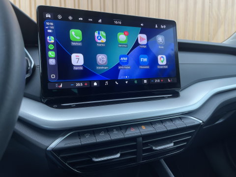 Škoda Octavia Combi 1.5 TSI Business Edition Plus | Elektrisch wegklapbare trekhaak | Keyless Go/Entry | Apple Carplay | Airco | Achteruitrijcamera | Stuurverwarming |