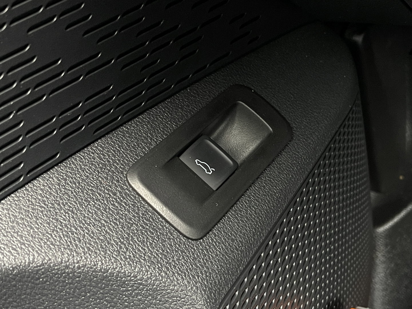 Škoda Octavia Combi 1.5 TSI Business Edition Plus | Elektrisch wegklapbare trekhaak | Keyless Go/Entry | Apple Carplay | Airco | Achteruitrijcamera | Stuurverwarming |
