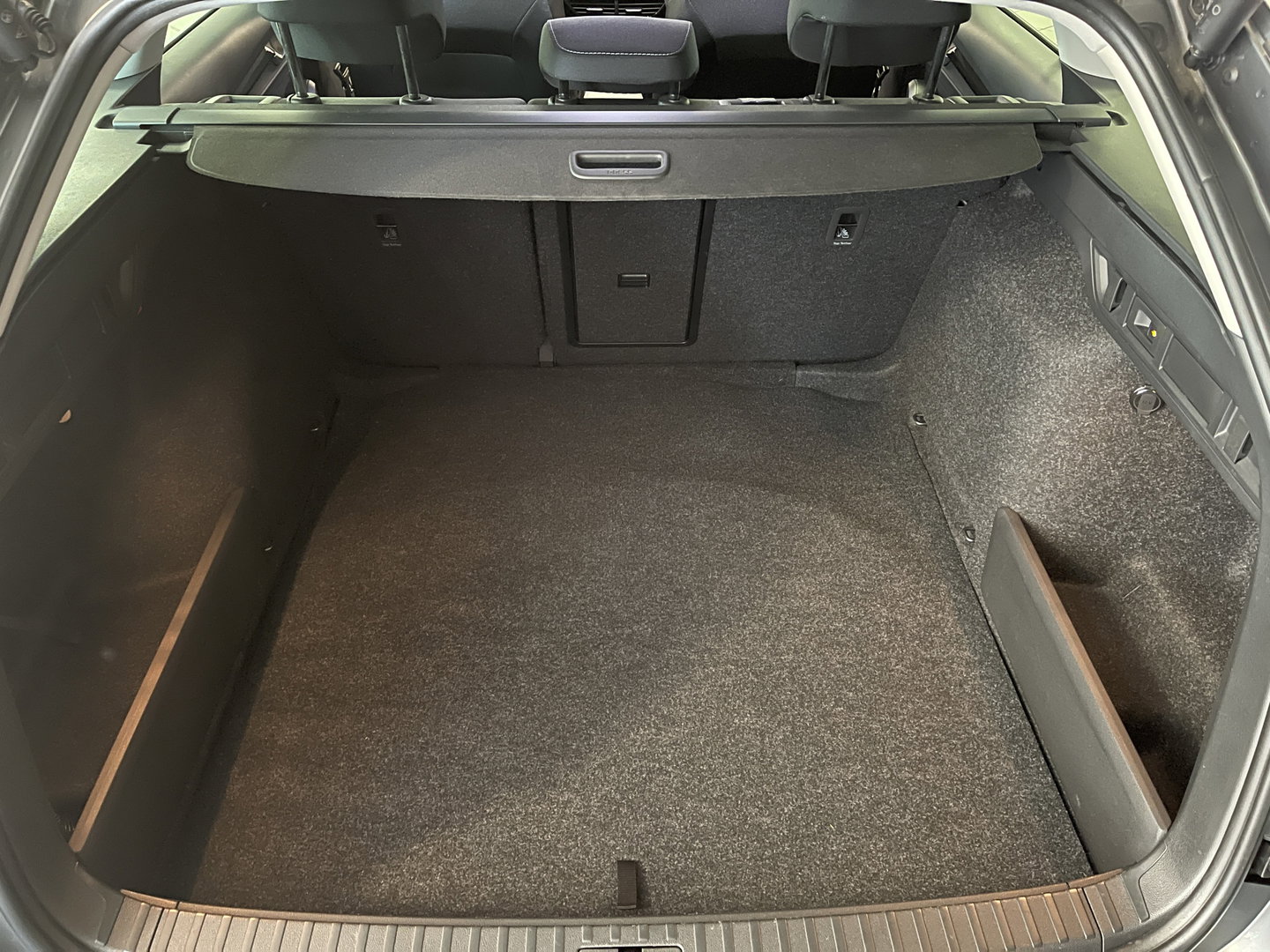 Škoda Octavia Combi 1.5 TSI Business Edition Plus | Elektrisch wegklapbare trekhaak | Keyless Go/Entry | Apple Carplay | Airco | Achteruitrijcamera | Stuurverwarming |