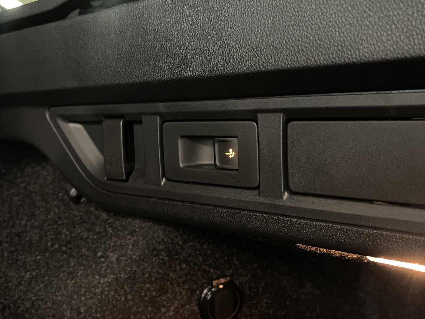 Škoda Octavia Combi 1.5 TSI Business Edition Plus | Elektrisch wegklapbare trekhaak | Keyless Go/Entry | Apple Carplay | Airco | Achteruitrijcamera | Stuurverwarming |