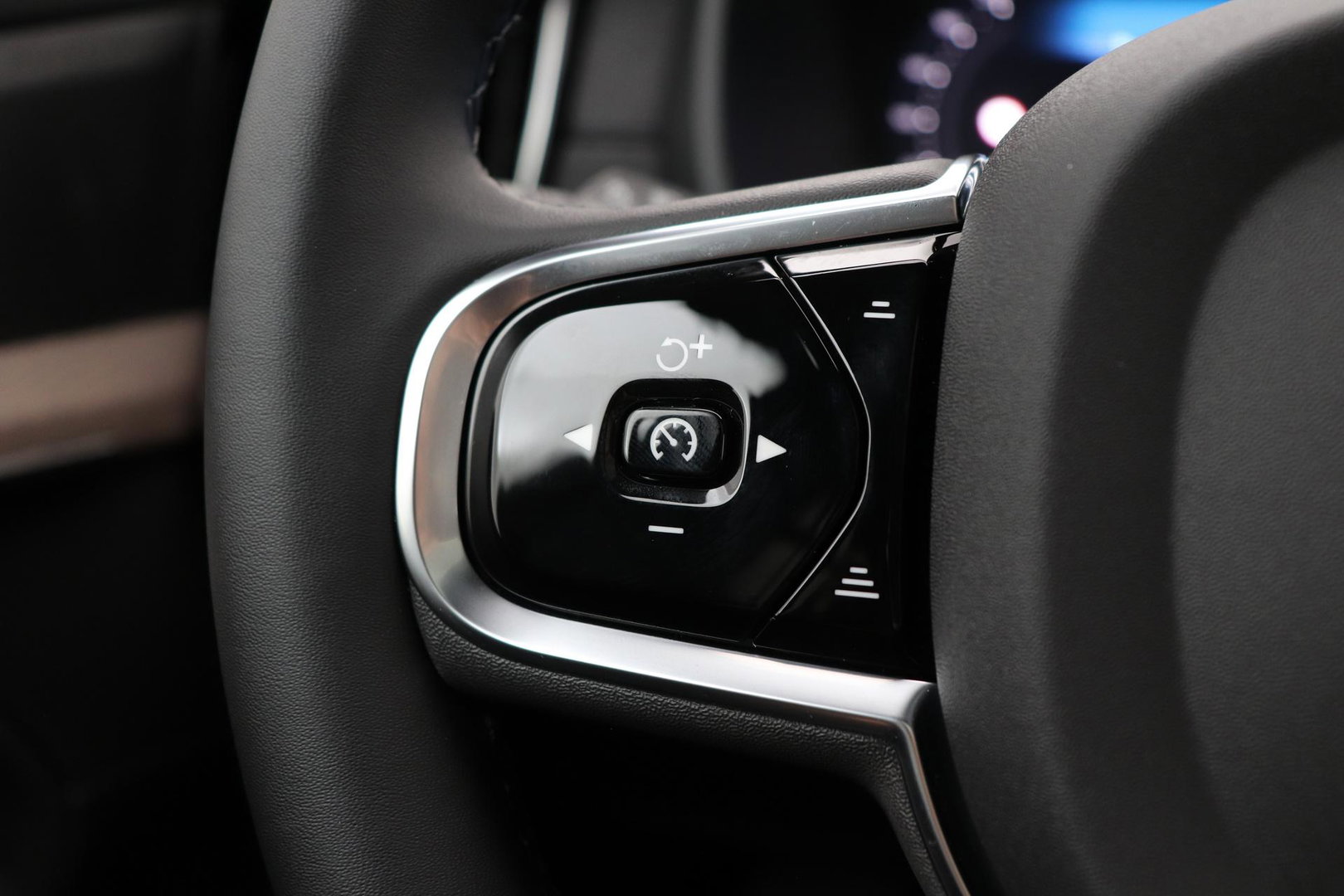 Volvo XC90 T8 Ultra Dark | Harman/Kardon | Panoramadak | Head-Up | Trekhaak | 360° Camera | Pilot Assist