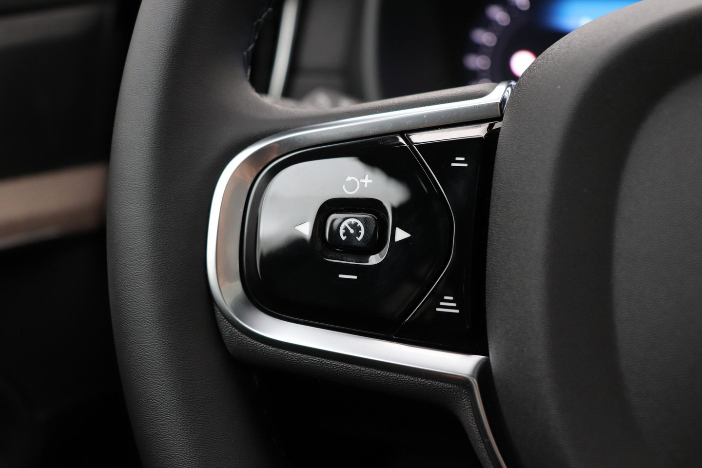 Volvo XC90 T8 Ultra Dark | Harman/Kardon | Panoramadak | Head-Up | Trekhaak | 360° Camera | Pilot Assist