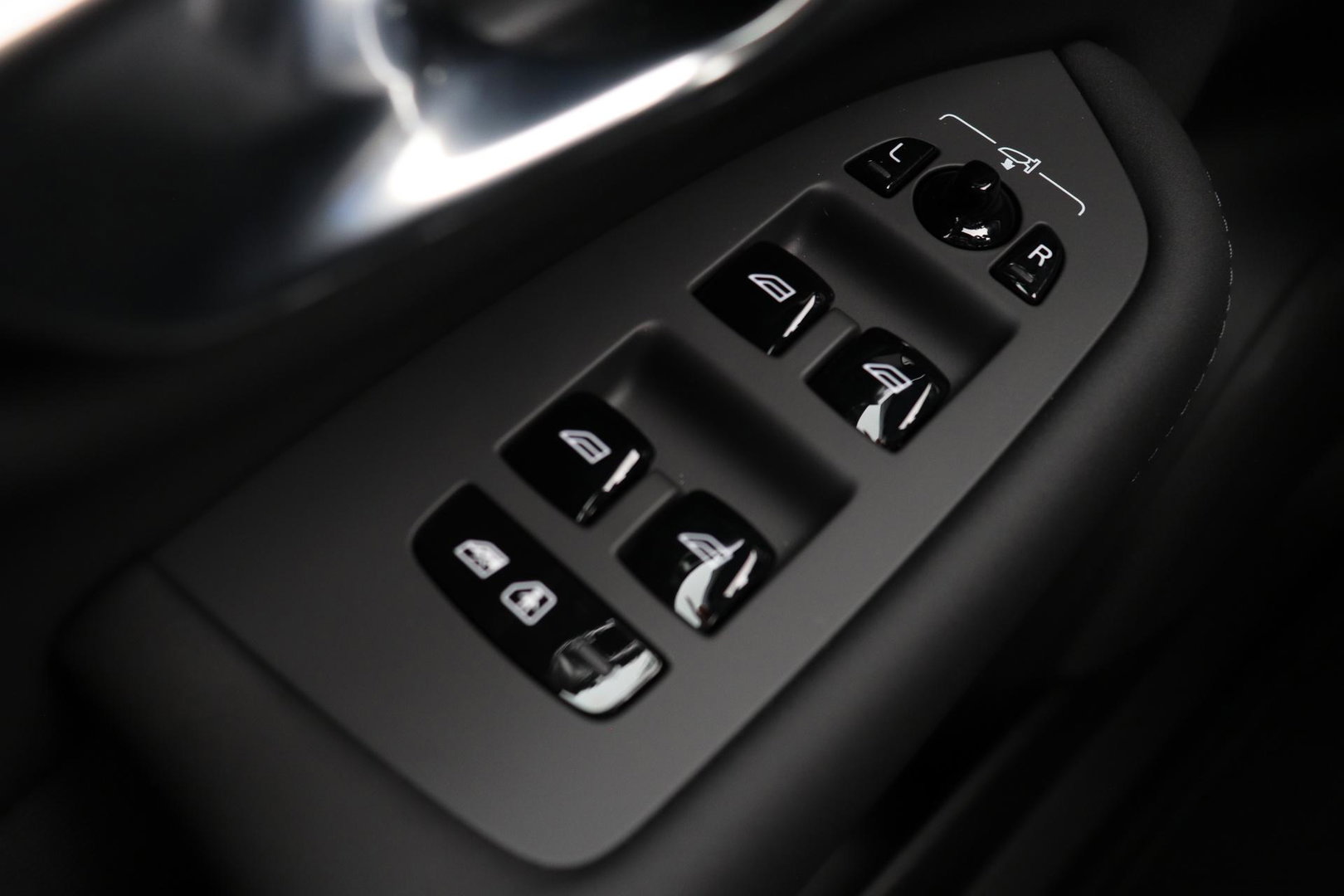 Volvo XC90 T8 Ultra Dark | Harman/Kardon | Panoramadak | Head-Up | Trekhaak | 360° Camera | Pilot Assist