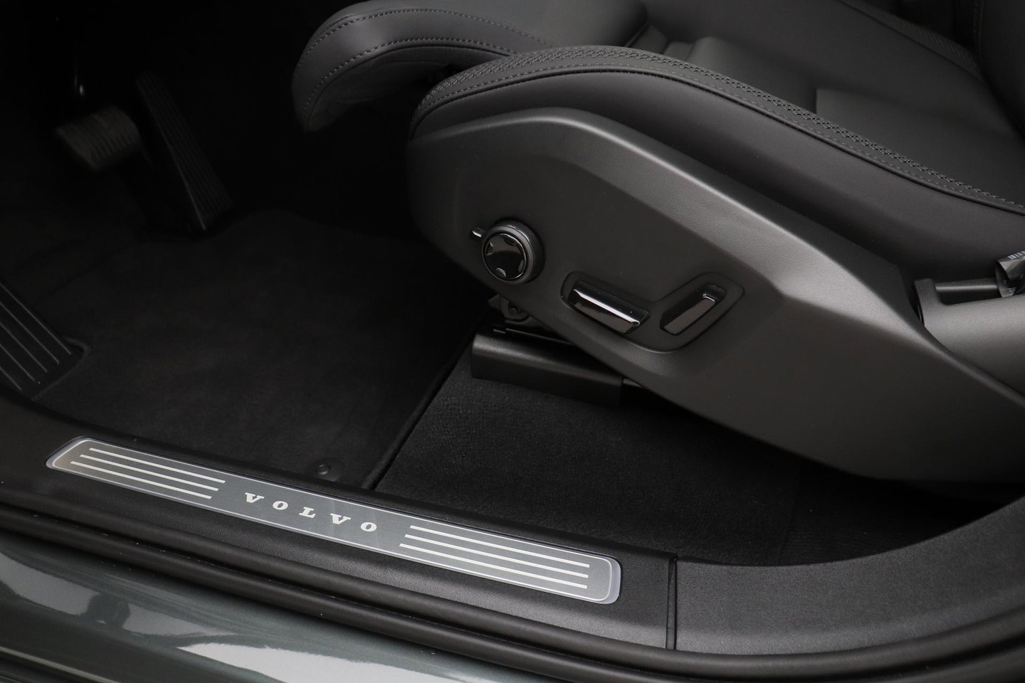 Volvo XC90 T8 Ultra Dark | Harman/Kardon | Panoramadak | Head-Up | Trekhaak | 360° Camera | Pilot Assist