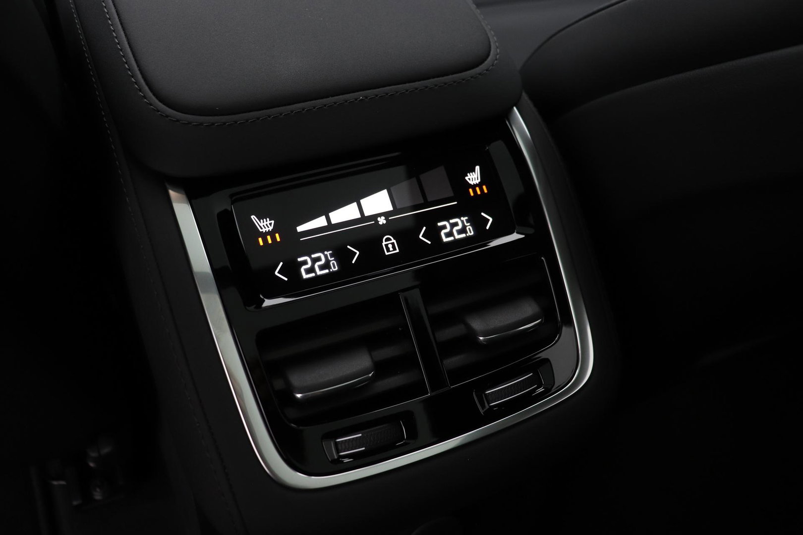 Volvo XC90 T8 Ultra Dark | Harman/Kardon | Panoramadak | Head-Up | Trekhaak | 360° Camera | Pilot Assist