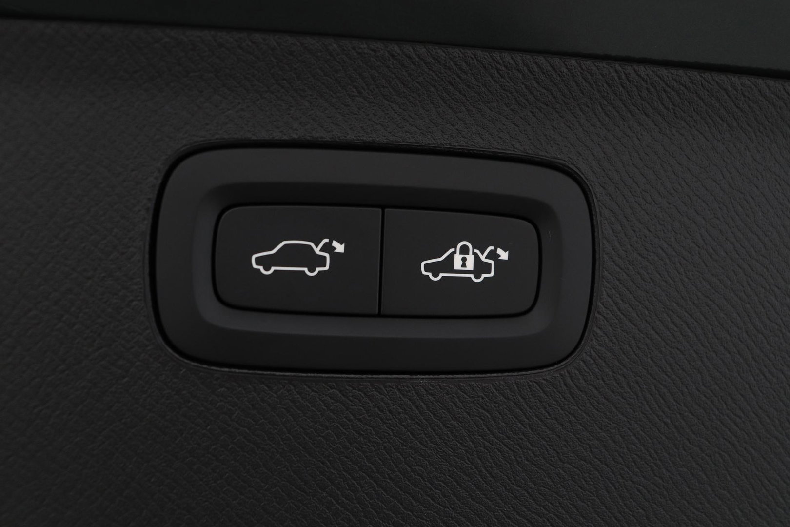 Volvo XC90 T8 Ultra Dark | Harman/Kardon | Panoramadak | Head-Up | Trekhaak | 360° Camera | Pilot Assist