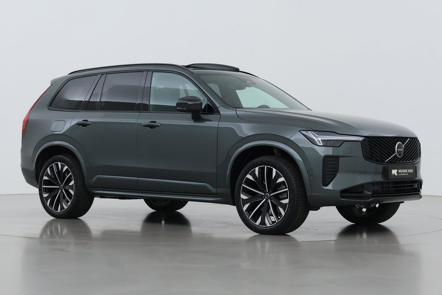 Volvo XC90 T8 Ultra Dark | Harman/Kardon | Panoramadak | Head-Up | Trekhaak | 360° Camera | Pilot Assist