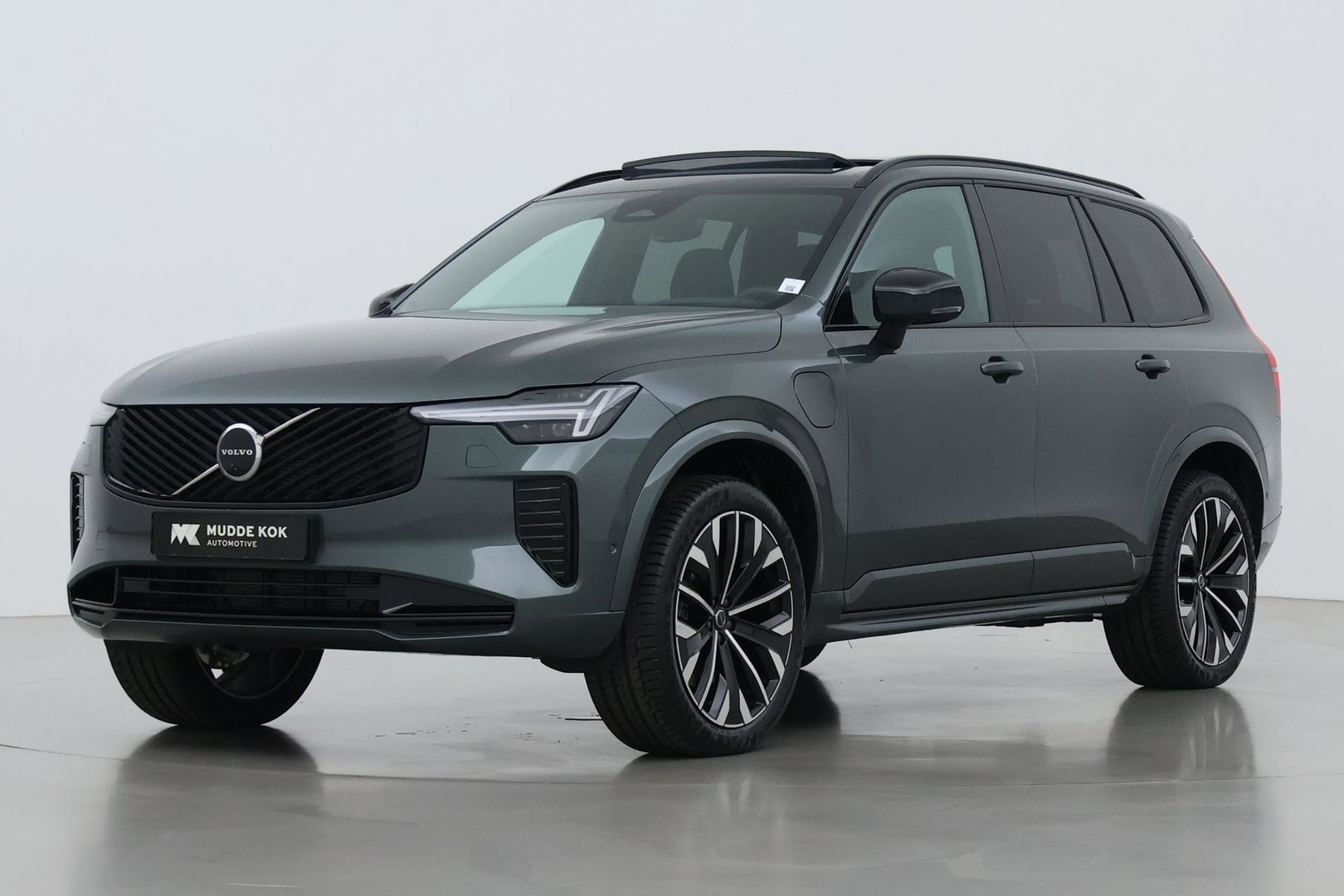 Volvo XC90 T8 Ultra Dark | Harman/Kardon | Panoramadak | Head-Up | Trekhaak | 360° Camera | Pilot Assist