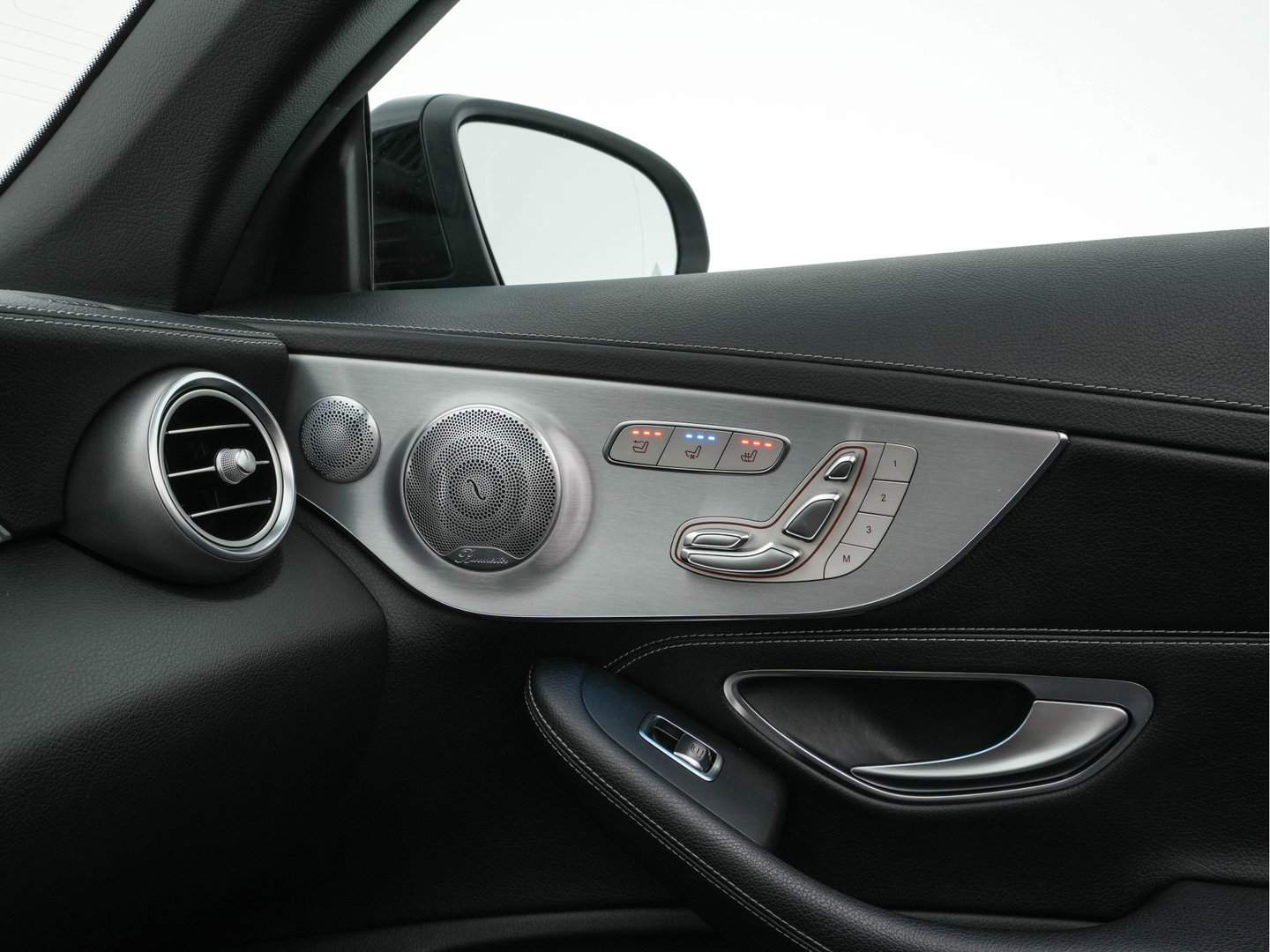 Mercedes-Benz C-Klasse Cabrio AMG 43 4MATIC Night Edition Aut. *LEDER | BURMESTER-AUDIO | FULL-LED | HEATED/VENTILATED-SPORTSEATS | NAVI-FULLMAP | SHIFTPADDLES | CAMERA | BLINDSPOT | ADAPTIVE-CRUISE | LANE-ASSIST | KEYLESS | AMBIENTLIGHT | MEMORY ..
