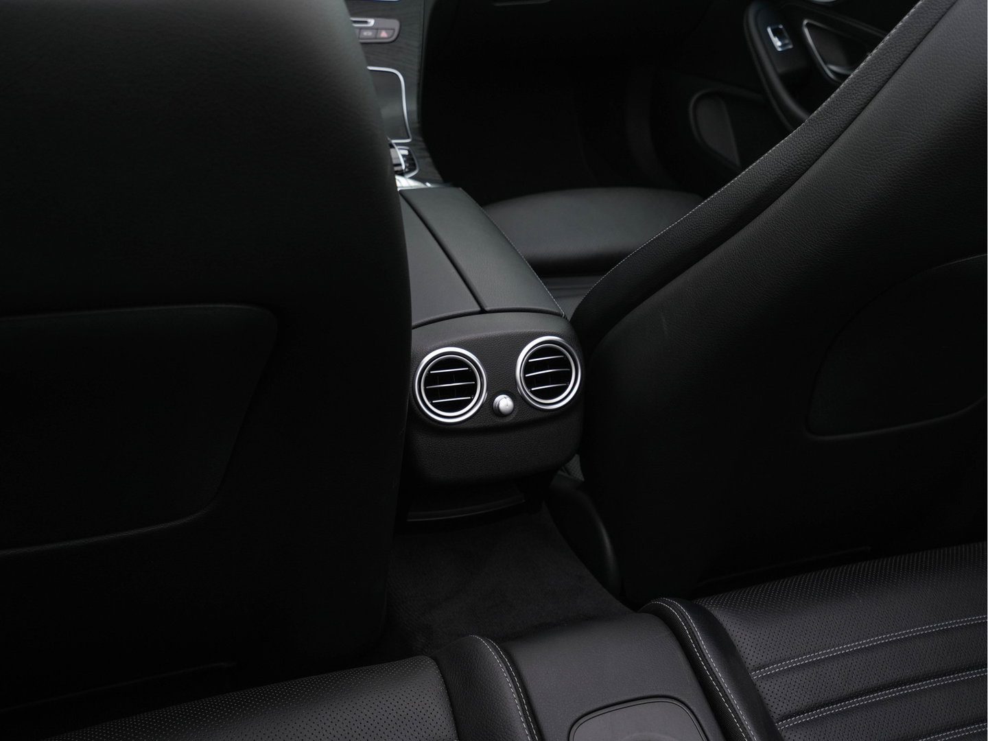 Mercedes-Benz C-Klasse Cabrio AMG 43 4MATIC Night Edition Aut. *LEDER | BURMESTER-AUDIO | FULL-LED | HEATED/VENTILATED-SPORTSEATS | NAVI-FULLMAP | SHIFTPADDLES | CAMERA | BLINDSPOT | ADAPTIVE-CRUISE | LANE-ASSIST | KEYLESS | AMBIENTLIGHT | MEMORY ..