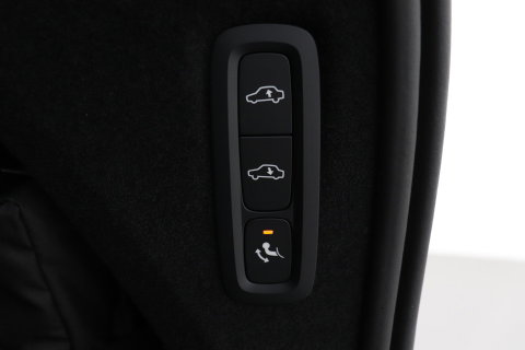 Volvo XC90 T8 Ultra Dark | Bowers&Wilkins | Luchtvering | Panoramadak | Trekhaak | 360° Camera | Massage | Head-Up | 22 Inch