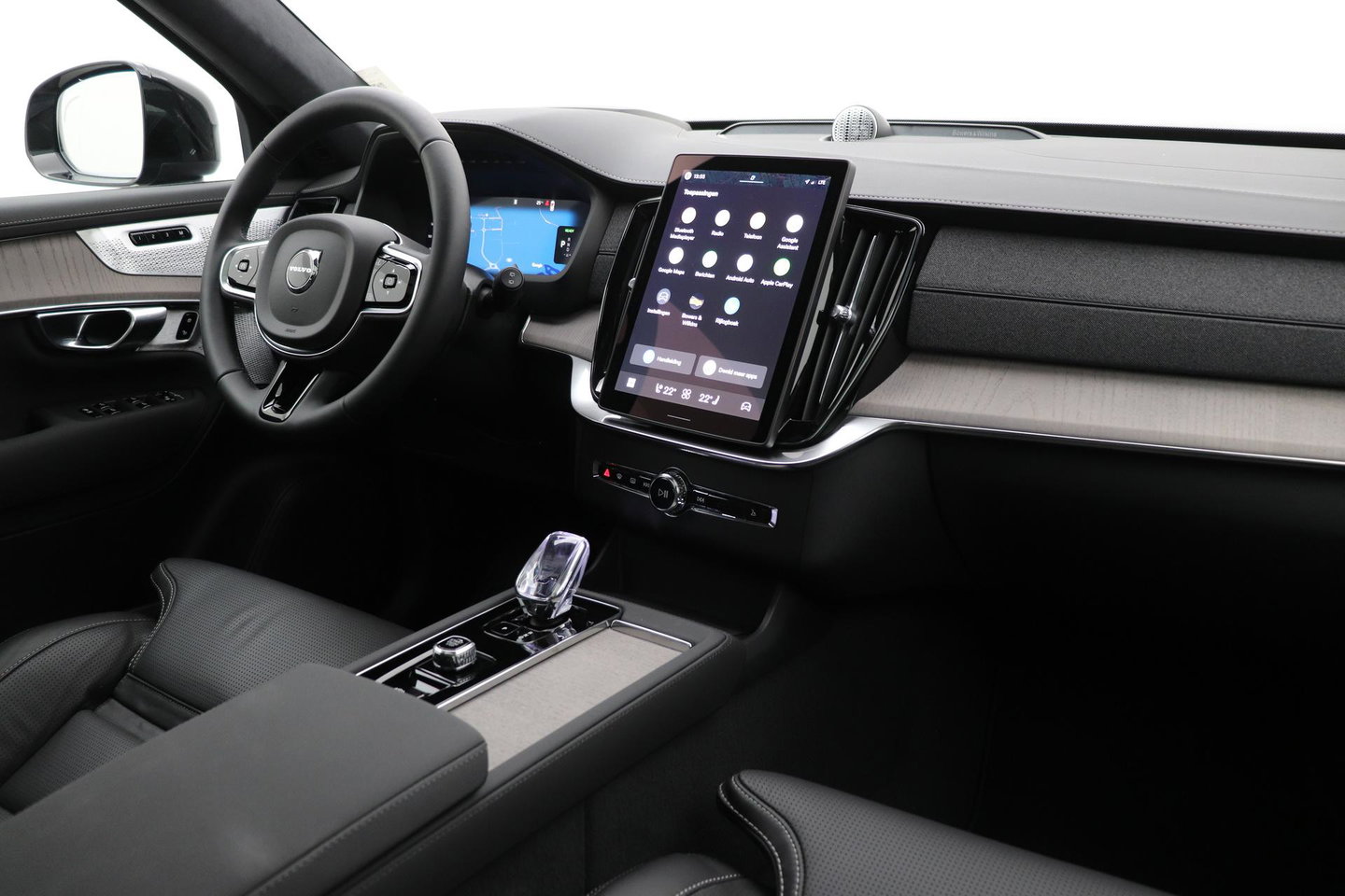 Volvo XC90 T8 Ultra Dark | Bowers&Wilkins | Luchtvering | Panoramadak | Trekhaak | 360° Camera | Massage | Head-Up | 22 Inch