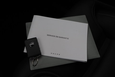 Volvo XC90 T8 Ultra Dark | Bowers&Wilkins | Luchtvering | Panoramadak | Trekhaak | 360° Camera | Massage | Head-Up | 22 Inch