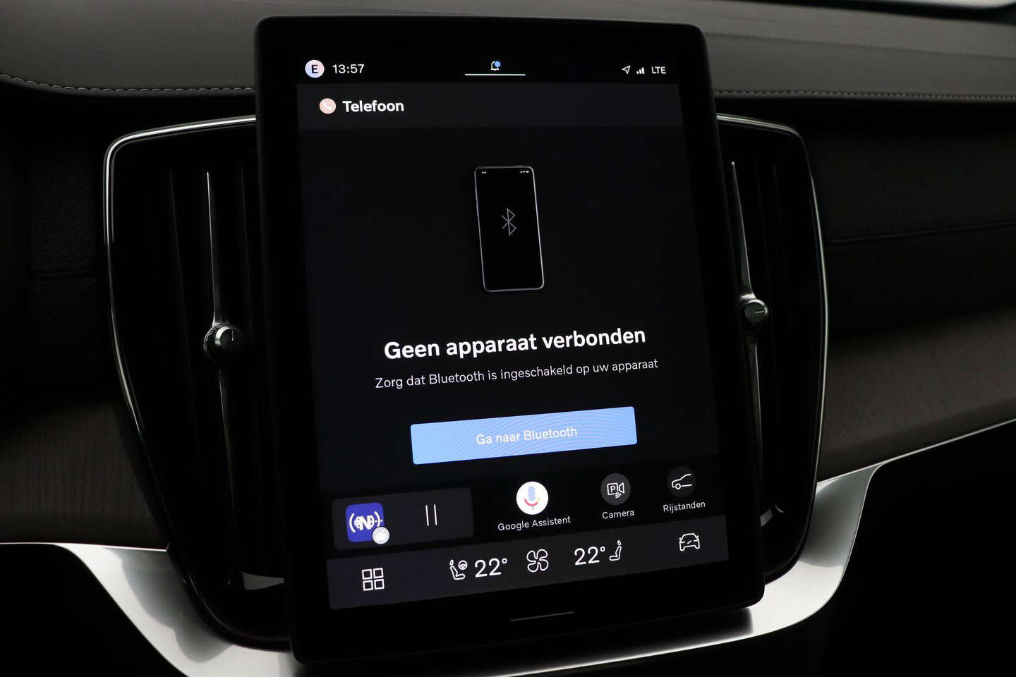 Volvo XC90 T8 Ultra Dark | Bowers&Wilkins | Luchtvering | Panoramadak | Trekhaak | 360° Camera | Massage | Head-Up | 22 Inch