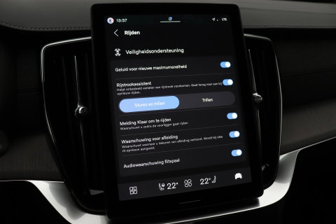 Volvo XC90 T8 Ultra Dark | Bowers&Wilkins | Luchtvering | Panoramadak | Trekhaak | 360° Camera | Massage | Head-Up | 22 Inch