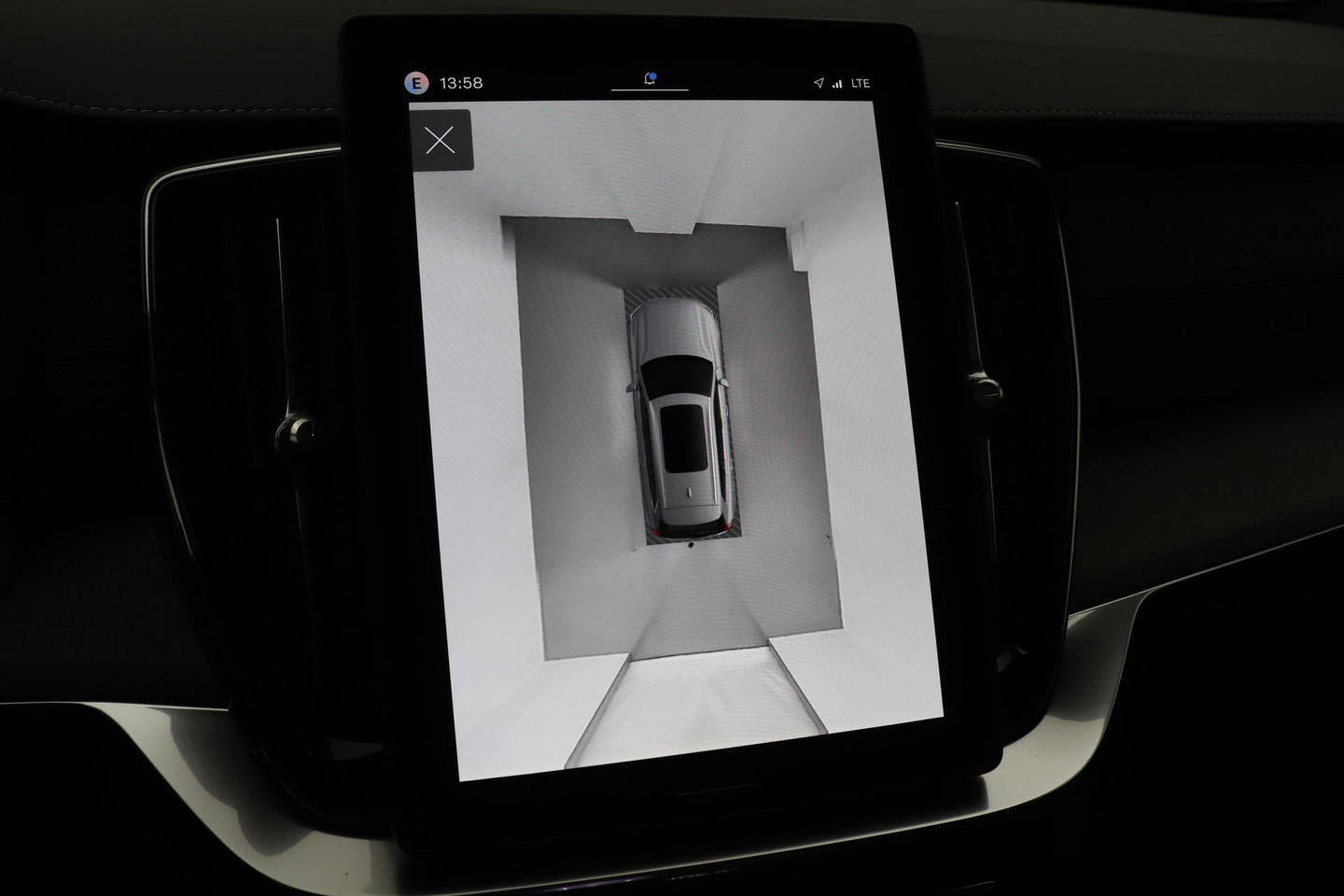 Volvo XC90 T8 Ultra Dark | Bowers&Wilkins | Luchtvering | Panoramadak | Trekhaak | 360° Camera | Massage | Head-Up | 22 Inch