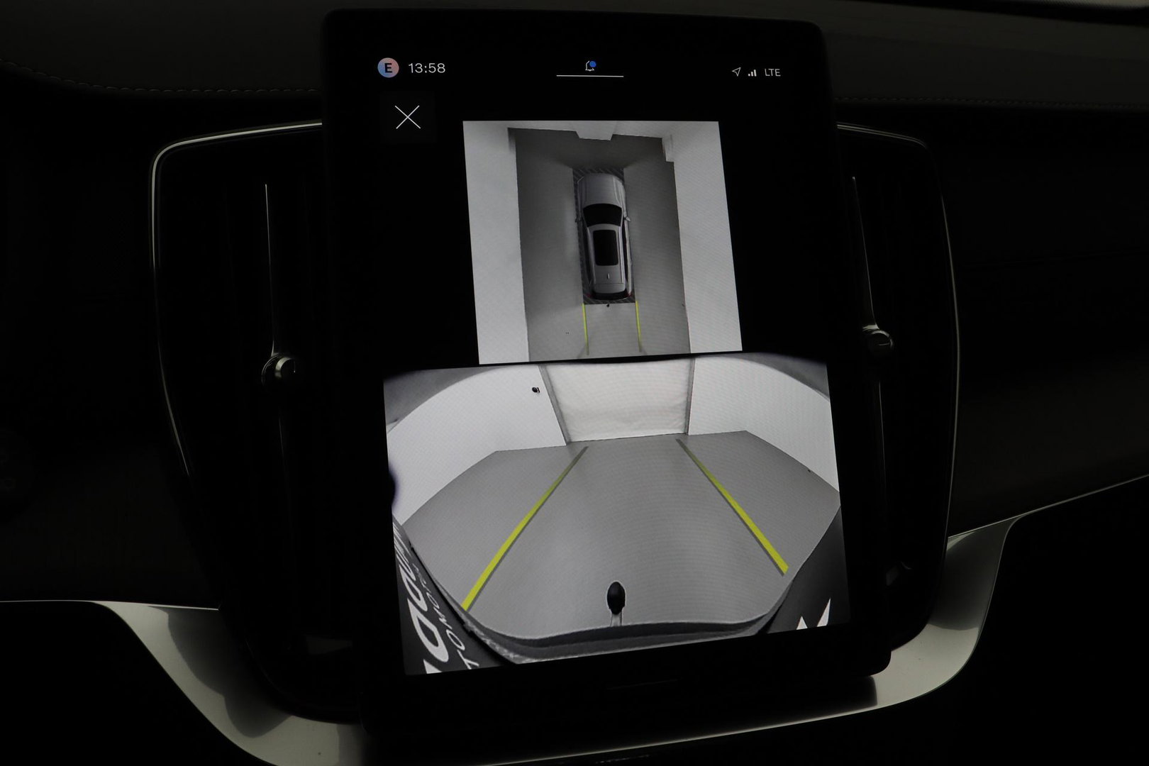 Volvo XC90 T8 Ultra Dark | Bowers&Wilkins | Luchtvering | Panoramadak | Trekhaak | 360° Camera | Massage | Head-Up | 22 Inch