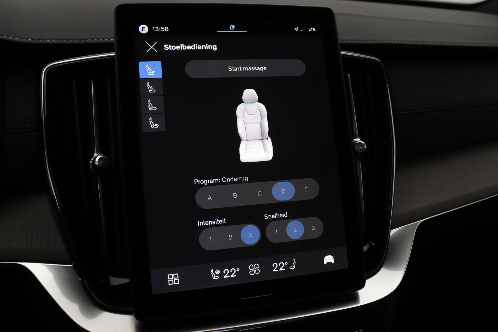 Volvo XC90 T8 Ultra Dark | Bowers&Wilkins | Luchtvering | Panoramadak | Trekhaak | 360° Camera | Massage | Head-Up | 22 Inch