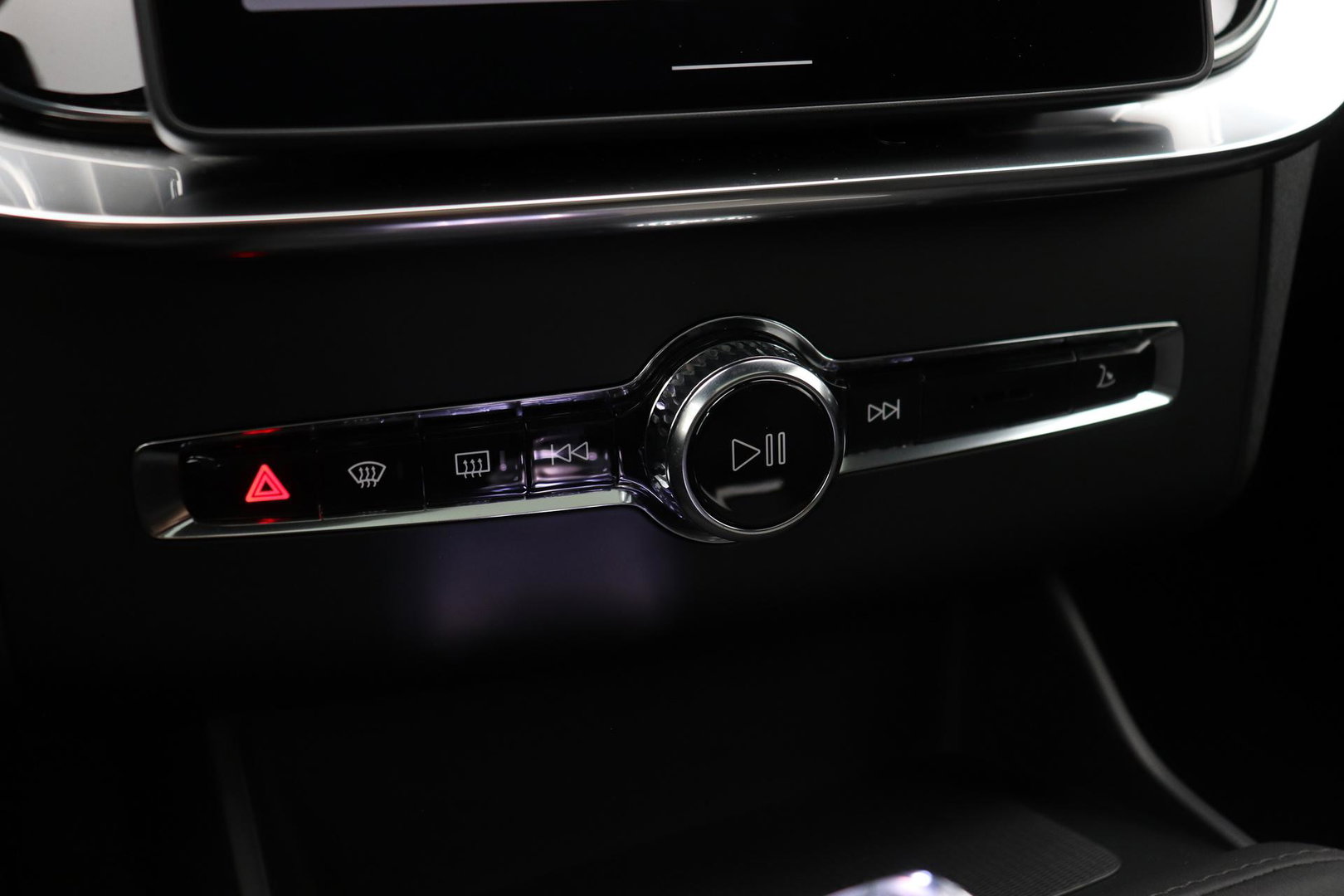 Volvo XC90 T8 Ultra Dark | Bowers&Wilkins | Luchtvering | Panoramadak | Trekhaak | 360° Camera | Massage | Head-Up | 22 Inch