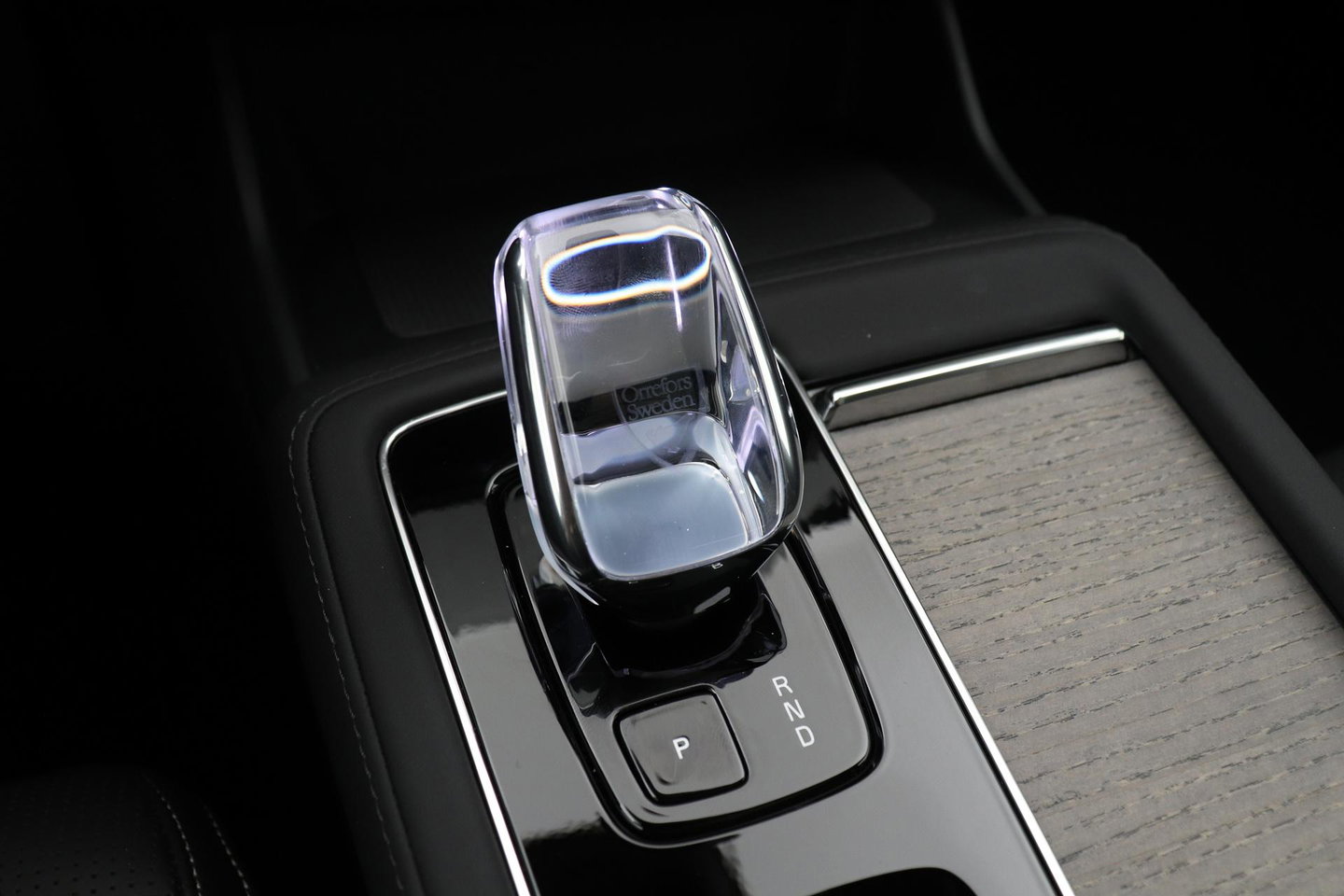 Volvo XC90 T8 Ultra Dark | Bowers&Wilkins | Luchtvering | Panoramadak | Trekhaak | 360° Camera | Massage | Head-Up | 22 Inch
