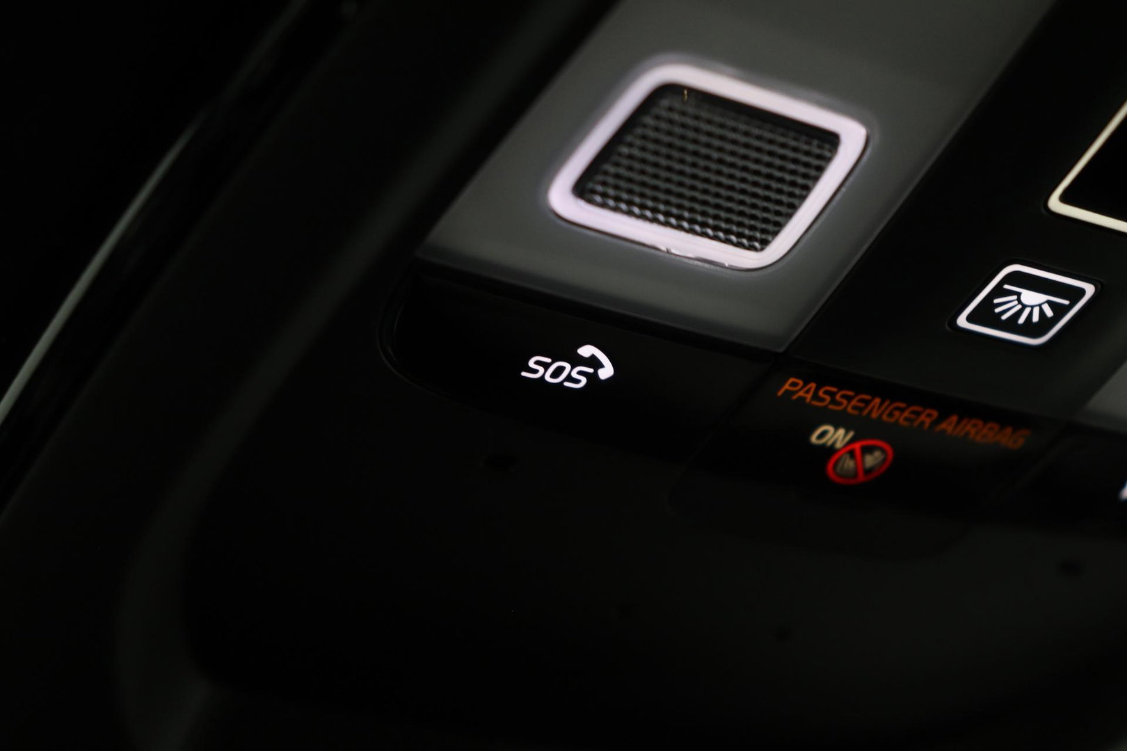 Volvo XC90 T8 Ultra Dark | Bowers&Wilkins | Luchtvering | Panoramadak | Trekhaak | 360° Camera | Massage | Head-Up | 22 Inch