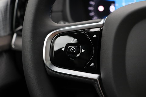 Volvo XC90 T8 Ultra Dark | Bowers&Wilkins | Luchtvering | Panoramadak | Trekhaak | 360° Camera | Massage | Head-Up | 22 Inch