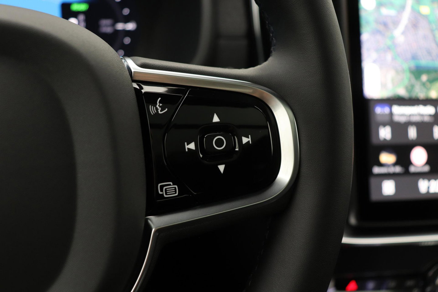 Volvo XC90 T8 Ultra Dark | Bowers&Wilkins | Luchtvering | Panoramadak | Trekhaak | 360° Camera | Massage | Head-Up | 22 Inch