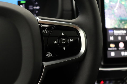 Volvo XC90 T8 Ultra Dark | Bowers&Wilkins | Luchtvering | Panoramadak | Trekhaak | 360° Camera | Massage | Head-Up | 22 Inch