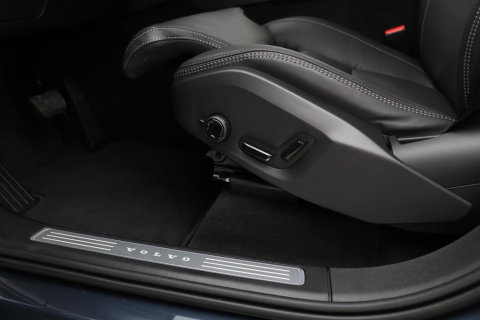 Volvo XC90 T8 Ultra Dark | Bowers&Wilkins | Luchtvering | Panoramadak | Trekhaak | 360° Camera | Massage | Head-Up | 22 Inch