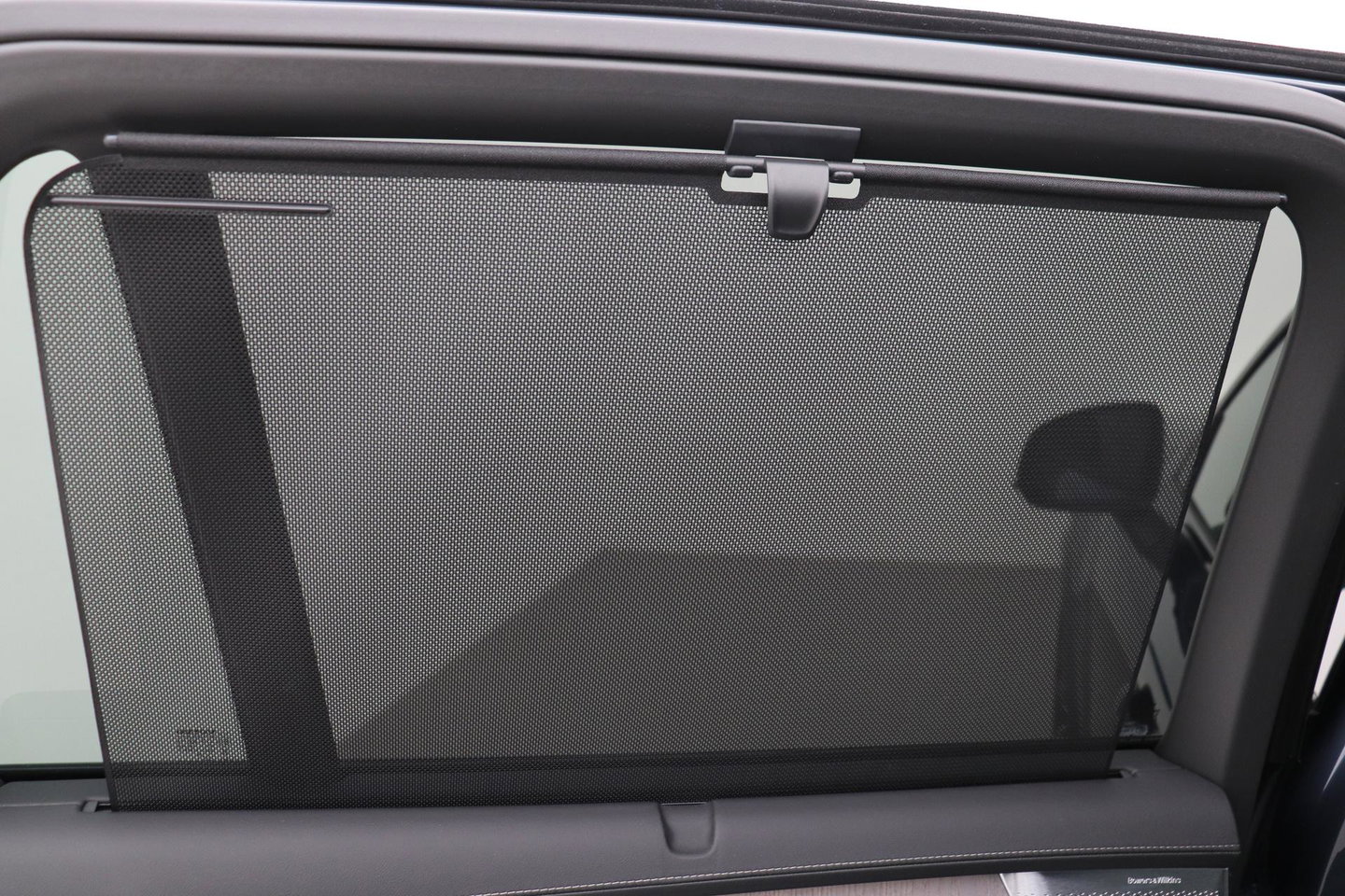 Volvo XC90 T8 Ultra Dark | Bowers&Wilkins | Luchtvering | Panoramadak | Trekhaak | 360° Camera | Massage | Head-Up | 22 Inch