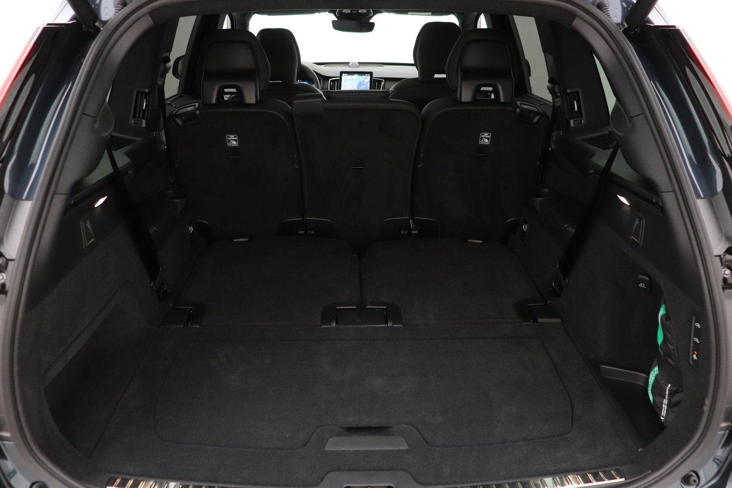 Volvo XC90 T8 Ultra Dark | Bowers&Wilkins | Luchtvering | Panoramadak | Trekhaak | 360° Camera | Massage | Head-Up | 22 Inch