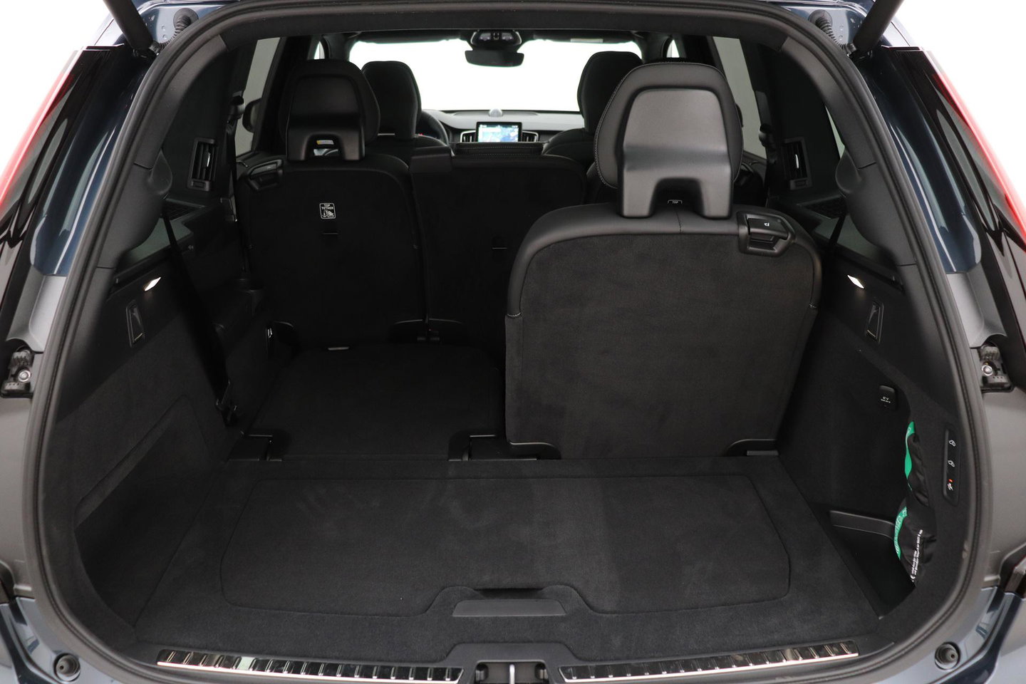 Volvo XC90 T8 Ultra Dark | Bowers&Wilkins | Luchtvering | Panoramadak | Trekhaak | 360° Camera | Massage | Head-Up | 22 Inch