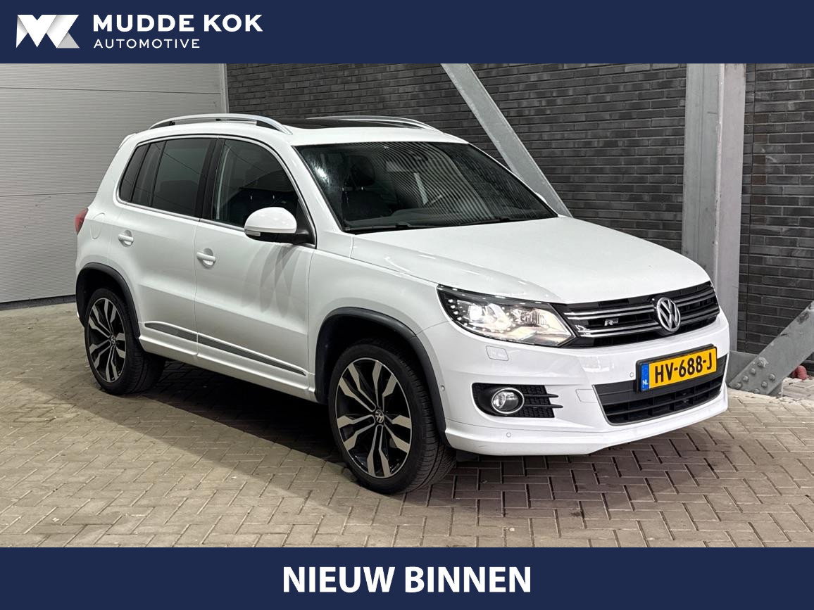 Volkswagen Tiguan 1.4 TSI R-Line Edition | Panoramadak | Stoelverwarming | R-Line | 19 Inch | Xenon | Park Assist | Navigatie | Getint Glas