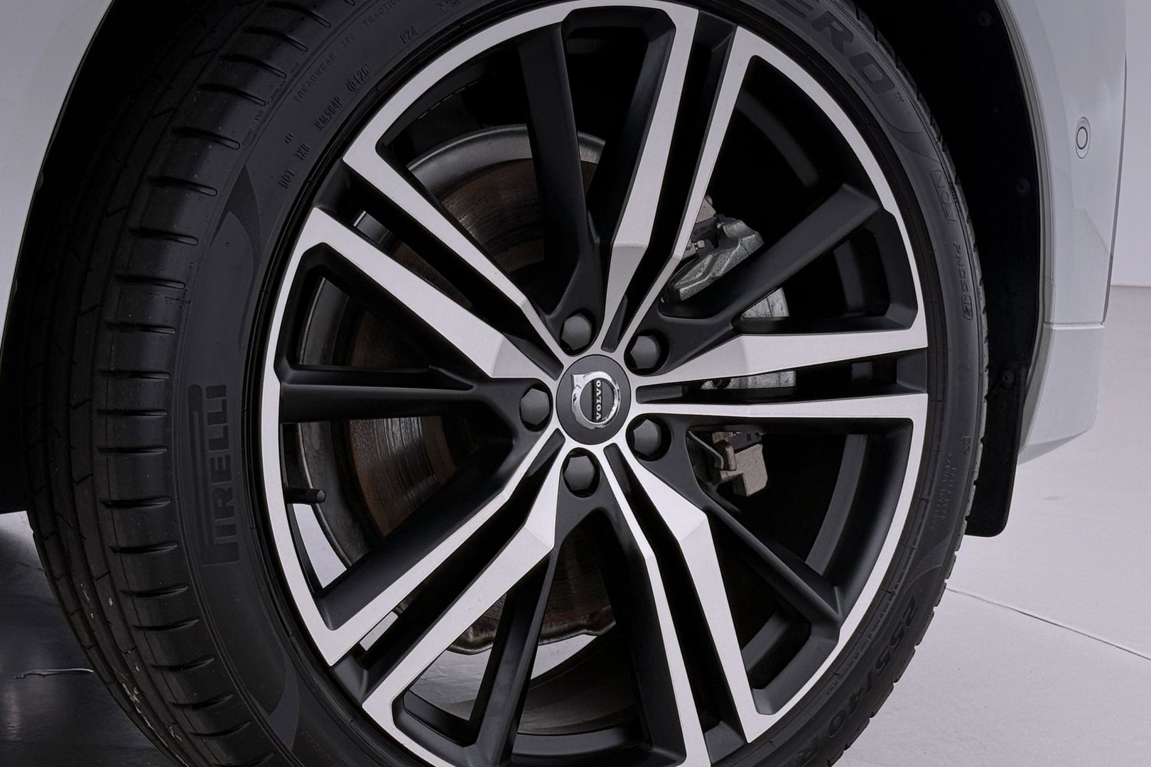 Volvo XC60 T8 Plus Dark | ACC | Harman/Kardon | Panoramadak | Head-Up | Memory | Stoelventilatie